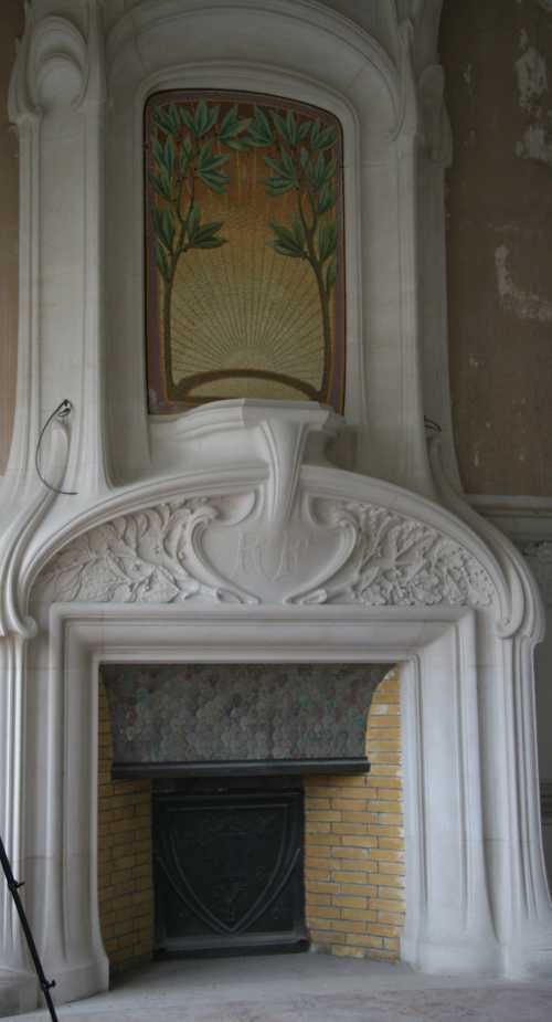 La grande chemin�e de la mairie Art nouveau � Euville