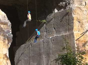 La descente en rappel sur le front de taille